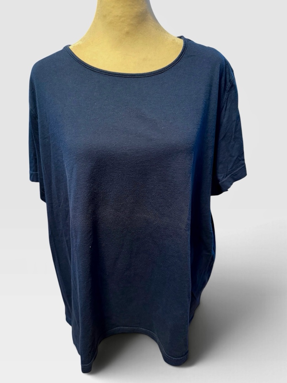 Eddie Bauer Short Sleeve Crew Neck Tee. navy. Size XXL. GUC